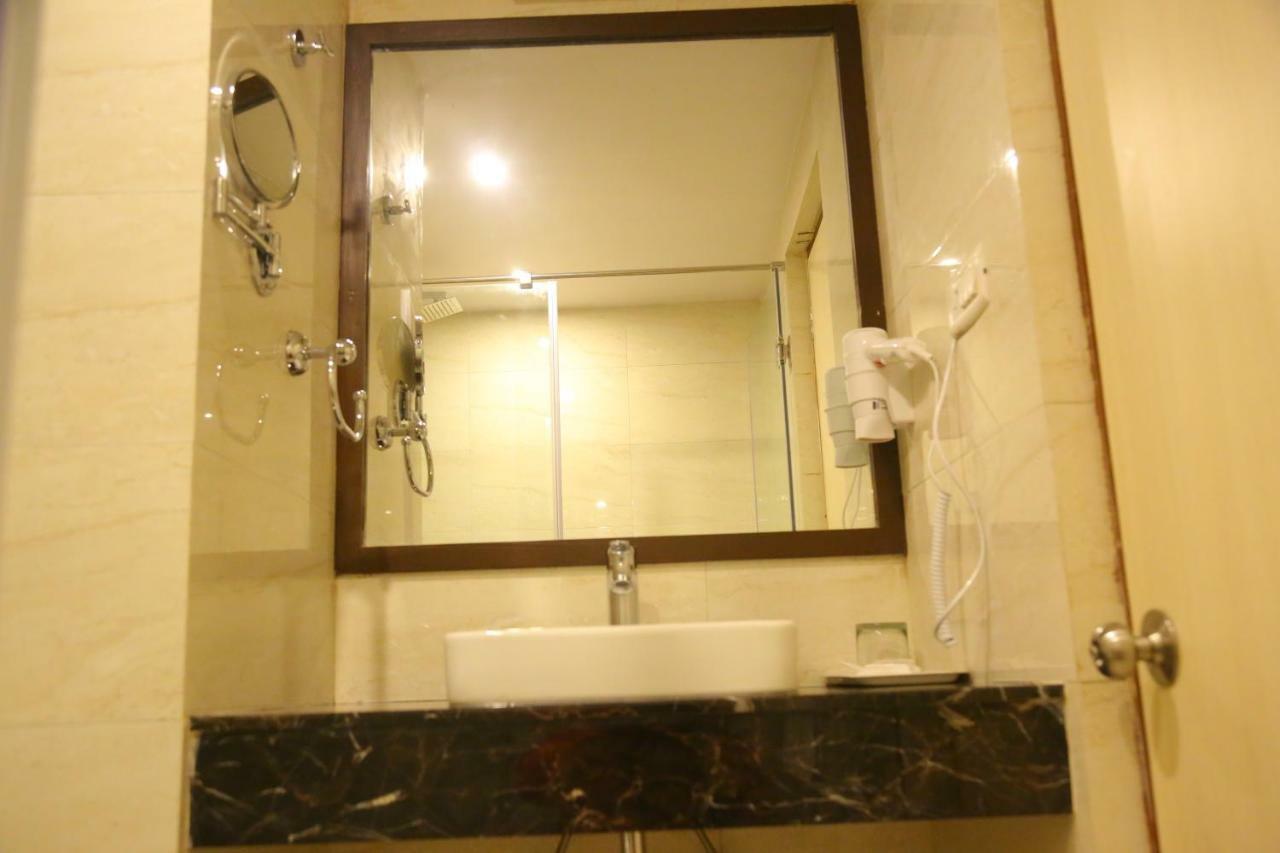 Royal Fort Hotel Visakhapatnam Eksteriør bilde