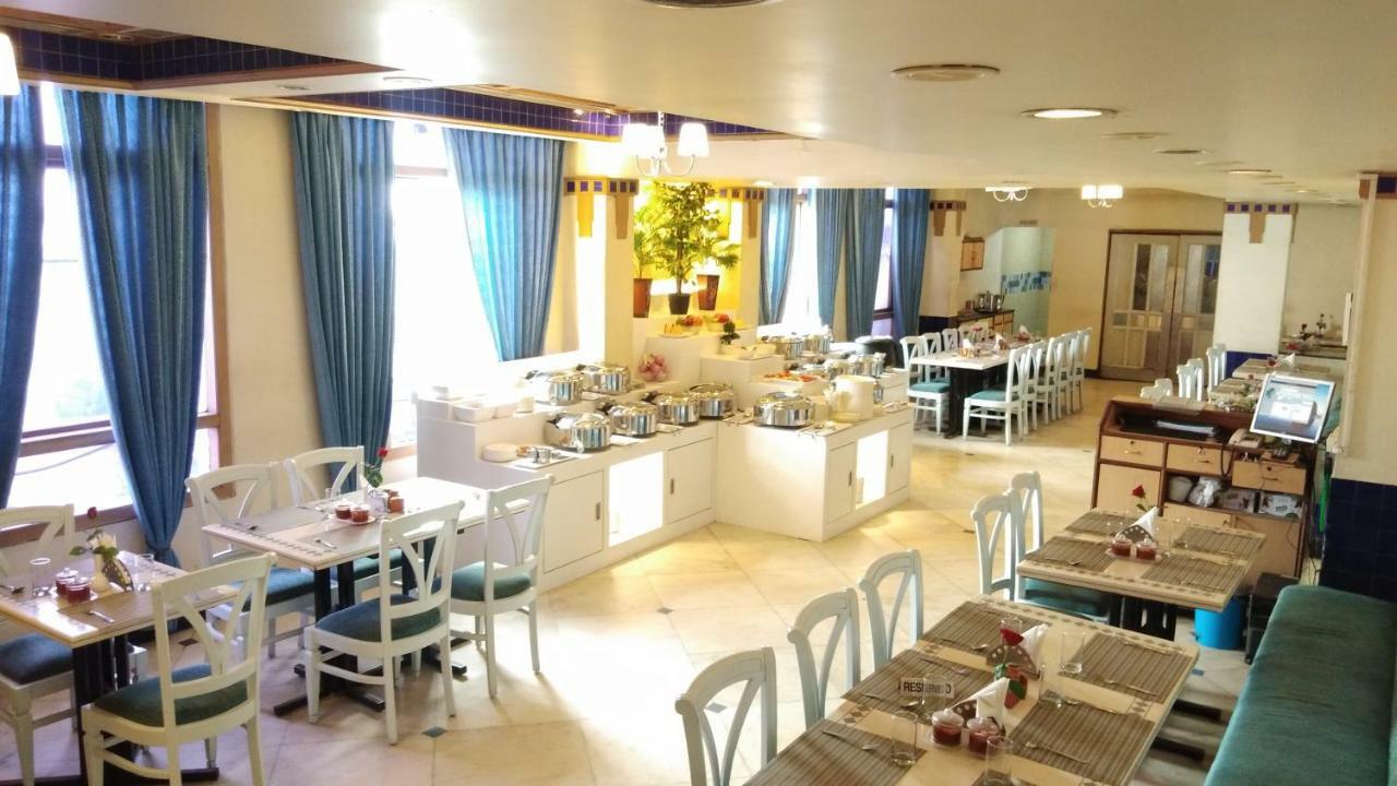 Royal Fort Hotel Visakhapatnam Eksteriør bilde